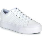 Przecenione Białe Niskie sneakersy damskie marki adidas Bravada w rozmiarze 38 - wysokość obcasa do 3cm 