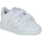 Białe Niskie sneakersy dla dzieci marki adidas Court w rozmiarze 25 - wysokość obcasa do 3cm 