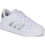 Białe Niskie sneakersy dla dzieci marki adidas Court w rozmiarze 38 - wysokość obcasa do 3cm 
