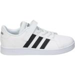 Białe Sneakersy dla chłopców syntetyczne marki adidas w rozmiarze 30 