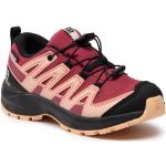 Przecenione Różowe Buty do biegania terenowe damskie sportowe marki Salomon w rozmiarze 33 