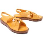 Żółte Sandały skórzane damskie na lato marki Caprice w rozmiarze 40 