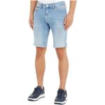 Niebieskie Szorty jeansowe męskie w stylu casual dżinsowe na lato marki Tommy Hilfiger TOMMY JEANS 