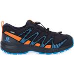 Niebieskie Buty do biegania terenowe dla dziewczynek wodoodporne z tkaniny marki Salomon w rozmiarze 36 