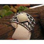 lebia - srebrny pierścionek z bursztynem