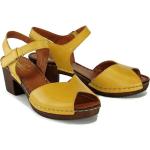 Żółte Sandały na obcasie damskie Rzepy na lato marki Manitu w rozmiarze 40 - wysokość obcasa od 5cm do 7cm 