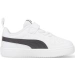 Białe Buty sportowe dla dzieci młodzieżowe marki Puma w rozmiarze 21 