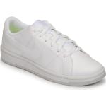 Przecenione Białe Niskie sneakersy damskie marki Nike Court Royale w rozmiarze 36 - wysokość obcasa do 3cm 