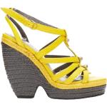 Żółte Sandały na koturnie z ćwiekami gładkie w stylu vintage na lato marki Balenciaga w rozmiarze 38 