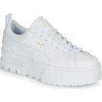 Przecenione Białe Niskie sneakersy damskie marki Puma Mayze w rozmiarze 39 - wysokość obcasa od 5cm do 7cm 