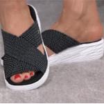Beżowe Sandały japonki damskie amortyzujące ze skóry syntetycznej na lato 