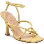 Przecenione Żółte Sandały skórzane damskie z gładkiej skóry na lato marki PINKO w rozmiarze 36 