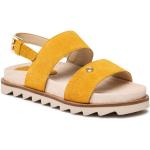 Przecenione Żółte Sandały skórzane damskie z zamszu na lato marki WRANGLER w rozmiarze 36 