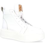 Przecenione Białe Sneakersy sznurowane damskie w stylu casual ze skóry na wiosnę marki Tymoteo w rozmiarze 40 - wysokość obcasa od 5cm do 7cm 