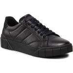 Przecenione Czarne Niskie sneakersy męskie z gładkiej skóry marki Wojas w rozmiarze 41 