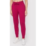 Przecenione Różowe Spodnie dresowe damskie sportowe marki 4F w rozmiarze S 