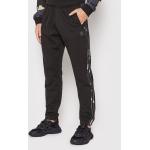 Przecenione Czarne Spodnie dresowe męskie w stylu wojskowym marki adidas w rozmiarze M 