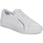 Białe Niskie sneakersy damskie marki Tommy Hilfiger Signature w rozmiarze 39 - wysokość obcasa do 3cm 