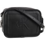 Torebka Listonoszka Calvin Klein Sculpted Camera Bag Pipping K60K610309 BDS Black (CK179-a)