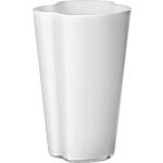 Białe Wazony szklane marki Iittala o wysokości 22 cm 