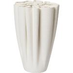 Białe Wazony ceramiczne ceramiczne marki Ferm Living o wysokości 25 cm 