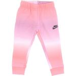 Różowe Spodnie dziecięce dresowe dla chłopców marki Nike 