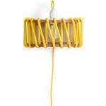 Żółty kinkiet z drewnianą konstrukcją EMKO Macaron, dł. 30 cm